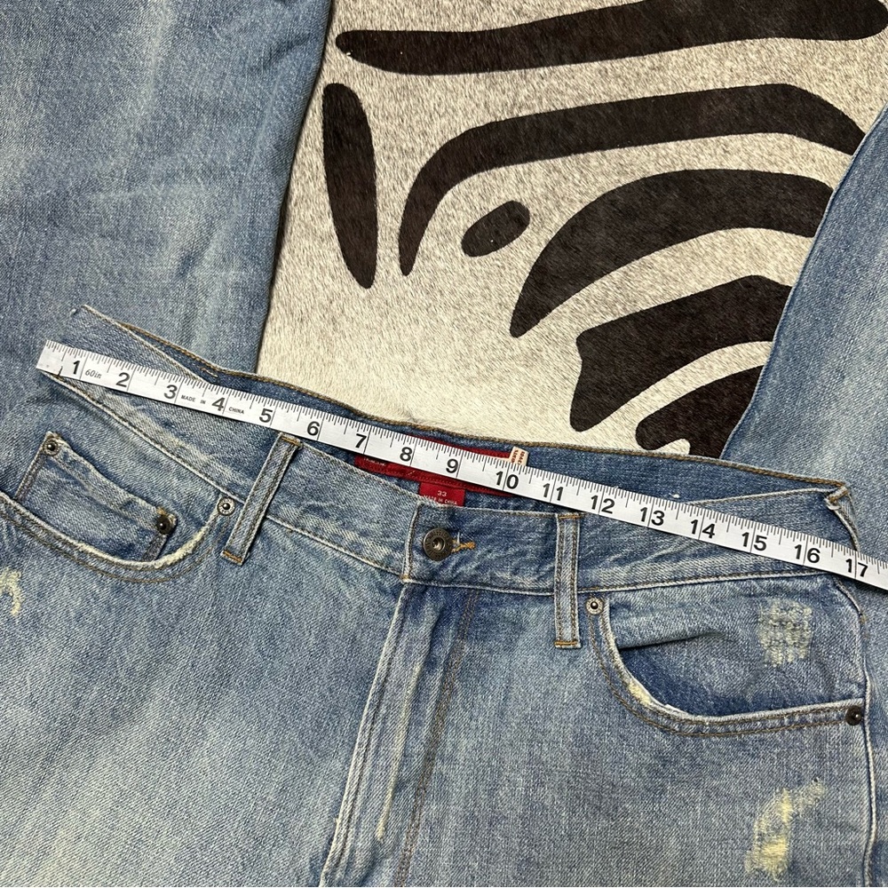 Vintage Guess Bootcut Distressed Light Wash Jeans Size 33 - Picture 5 of 10